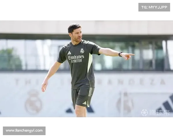 皇马全员抵达训练基地开始体检 力争新赛季全力备战 皇马全员抵达训练基地开始体检 力争新赛季全力备战